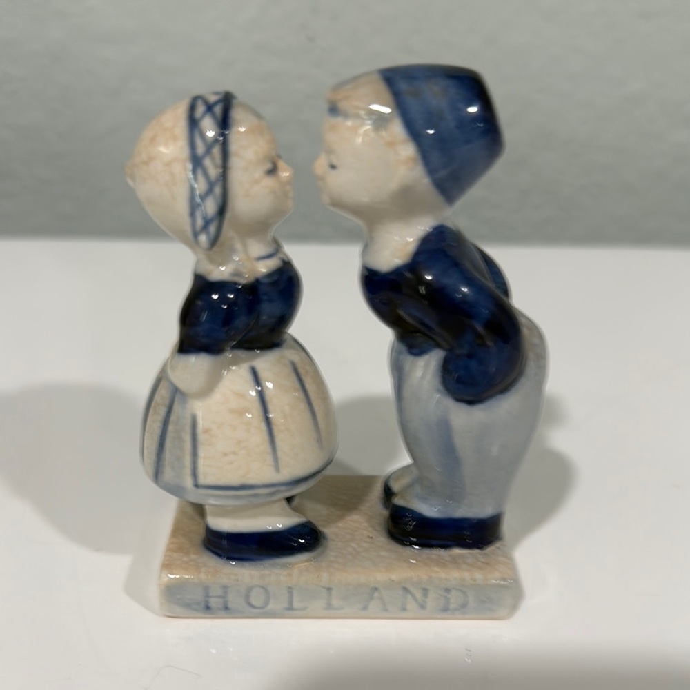 Antique Kissing Couple ~ Delfts Blue Holland Porcelain